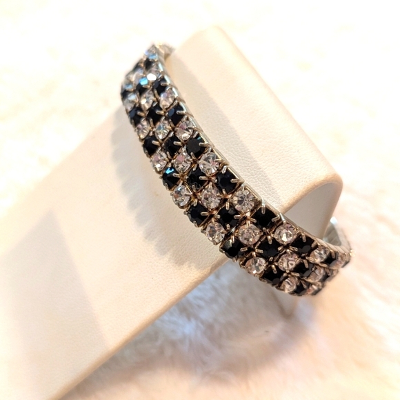Vintage 80's Black & Clear Rhinestone Stretchy Bracelet - Picture 6 of 8